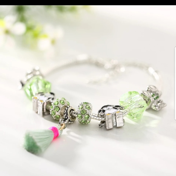 New Beautiful charm bracelet - Picture 2 of 5